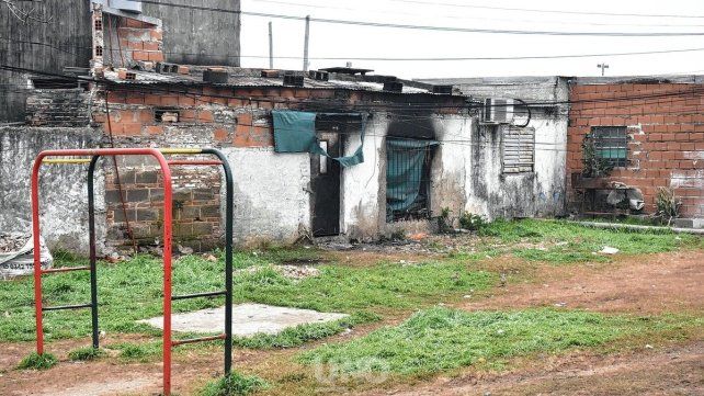 El niño de 11 años del incendio en barrio Schneider está internado en estado estable.