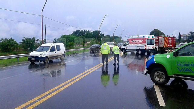 Violento choque en las rutas santafesinas dejó el saldo de un muerto y cuatro heridos