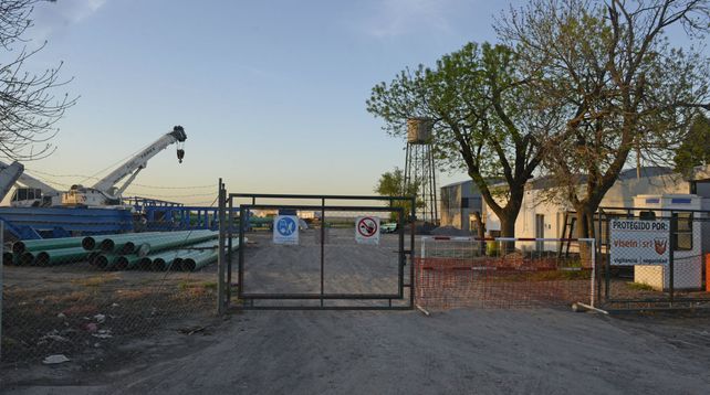 Violentado. El portón de la empresa de Pérez donde robó el grupo comando.&nbsp;