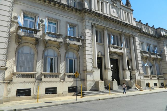 Pasan a disponibilidad a tres policías
