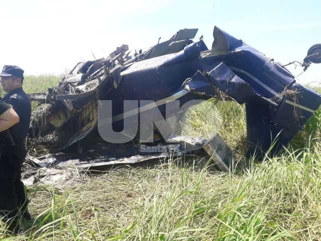 Cayó un avión fumigador y el piloto salvó su vida con una osada maniobra