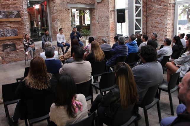 El gobierno de Santa Fe impulsa programas de ayuda a nuevas cooperativas.