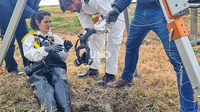Ginette Germain descendió más de diez metros para realizar trabajos técnicos en el Emisario cloacal Sur de la ciudad de Rosario.&nbsp;