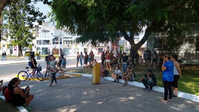 Concentraci&oacute;n frente a Tribunales por el femicidio de F&aacute;tima Florencia Acevedo