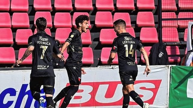 Cristian Ferreira ingresará en lugar de Wilson Morelo y será el único cambio que tendrá Colón para visitar a Vélez.