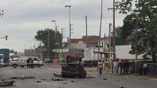 Tres personas murieron y una resultó gravemente herida en un choque frontal en Quilmes
