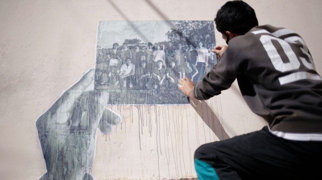 La pegatina de las fotos ampliadas fue la etapa final del trabajo realizado en 2021