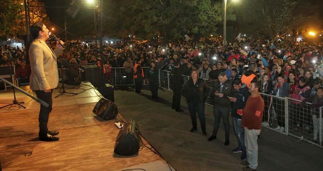 Mario Pereyra revolucionó Recreo en los festejos del 25 de Mayo