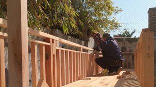 El Centro Educativo Comunitario Nº 10 Manuel Belgrano de La Paz, en la capacitación de carpintería, realiza juegos de madera para niños de jardines de infantes