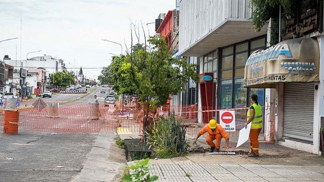 &nbsp;Se trabajó en avenida Almafuerte para detener el proceso de erosión de un socavón ubicado a la altura del 1.300 donde