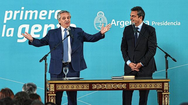 Massa juró como ministro de Economía y se esperan los primeros anuncios