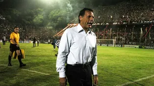 Miguel Ángel Russo en 2006 cuando era entrenador de Vélez y enfrentó a Newells en la Copa Libertadores