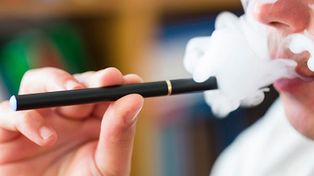 Poy presentó un proyecto para prohibir la venta y el uso del cigarrillo electrónico
