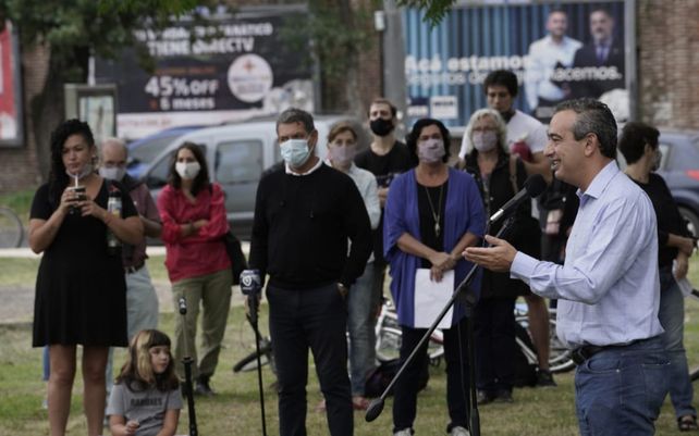 Memoria, verdad y justicia: un árbol por Juane Basso, símbolo de la lucha persistente