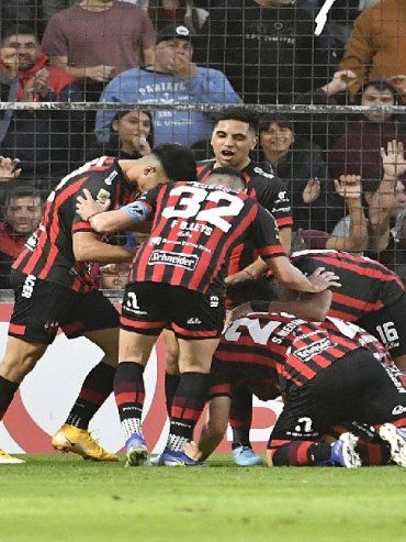 Patronato aparece entre las últimas goleadas que sufrió Boca en torneos locales