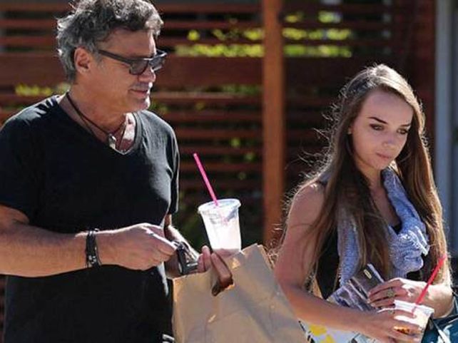 El ex de Melanie Griffith está de novio con una de 18