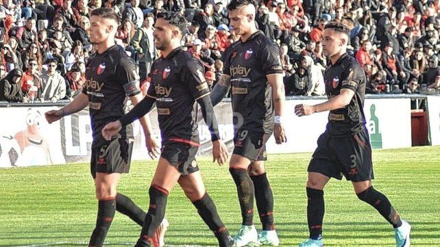 Colón, atento: Pier Barrios también está con la señal de alerta encendida
