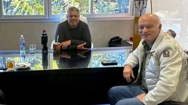 Néstor Grindetti (en la foto con Tapia)