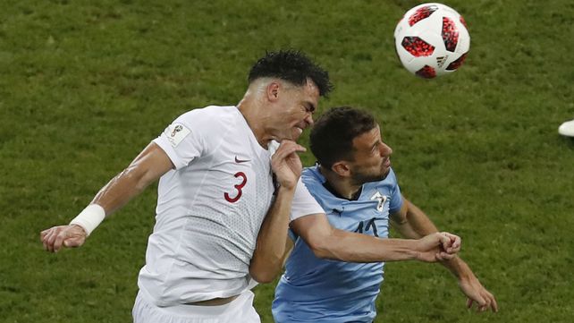 Con doblete de Cavani, Uruguay derrotó a Portugal y pasó a cuartos de final