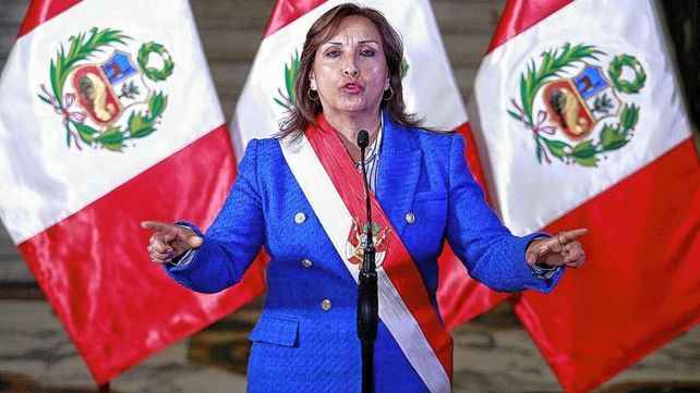 La presidenta de Perú propone adelantar las elecciones