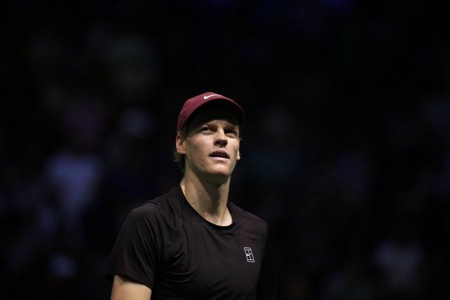 Cerúndolo no tuvo chances ante Sinner, que está en cuartos del Masters de París