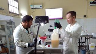 La nueva solución aplicada en Casilda mejora los métodos de conservación de los tejidos objeto de investigación.