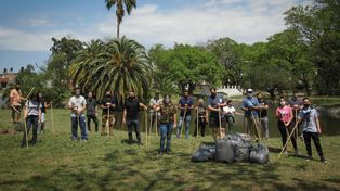 Parque Garay: jornada de limpieza y concientización