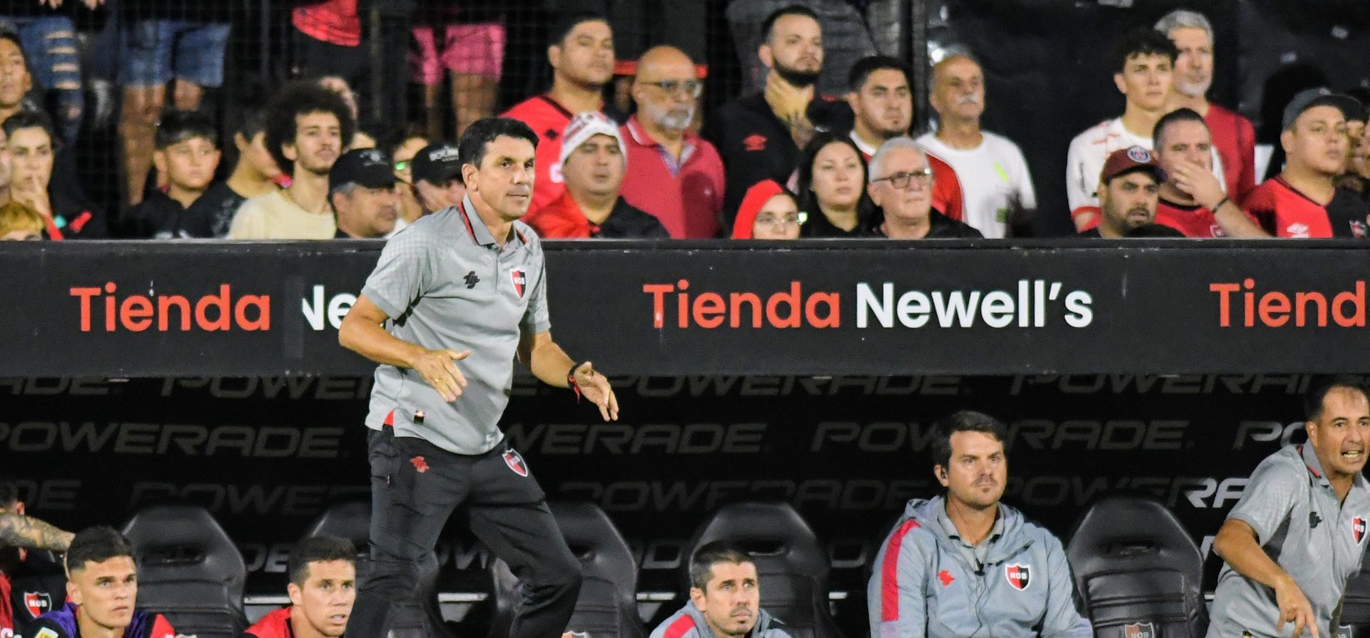 Larriera está obligado a meter mano en el equipo