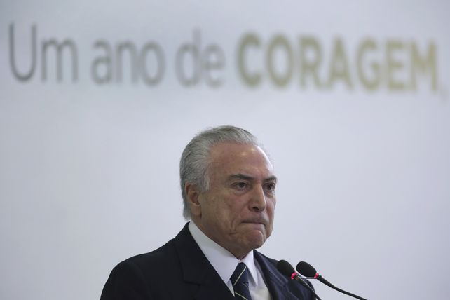 Allanan inmuebles y el despacho del senador Neves en medio del escándalo por sobornos