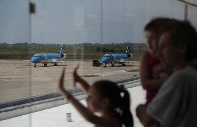 Los aviones de Sol dejaron de volar desde y hacia Rosario el 15 de enero pasado. Ahora sus dueños negocian la venta de la empresa.