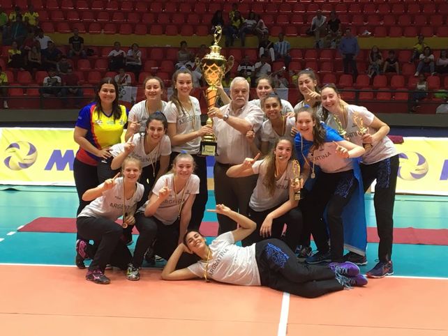 Cinco santafesinas festejaron con todo con Las Panteritas