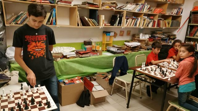 El ajedrez, el juego y un espacio para aprender a mirarse a los ojos