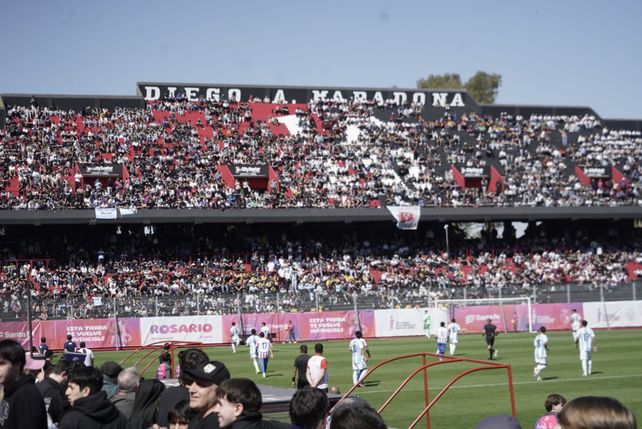 La tribuna Diego Armando Maradona también recibió a los hinchas albicelestes.