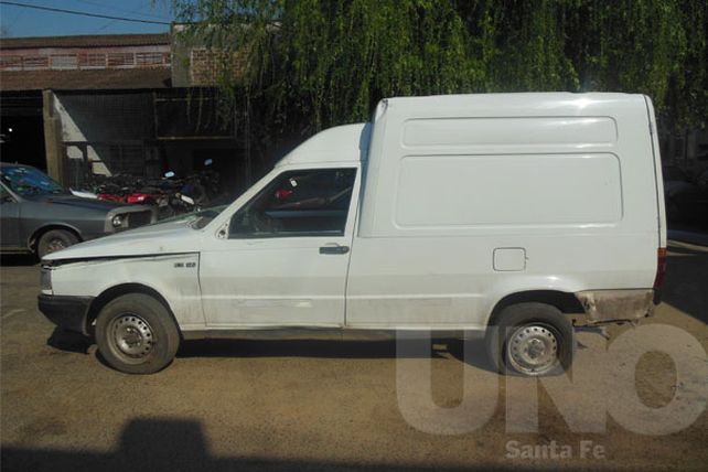 Un bebé se cayó de una camioneta que era perseguida y sobrevivió