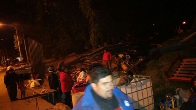 La familia Petrechelli pasará otra noche a la intemperie