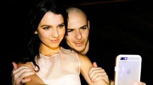 Una quinceañera contrató al cantante Pitbull para que animara su fastuosa fiesta