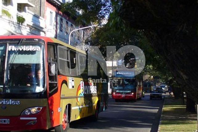Empresa de transporte urbano entre Santa Fe y Paraná anuncia cambios de horarios