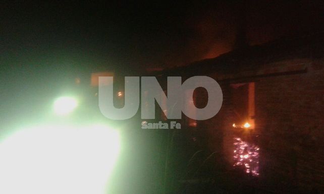 Ardió una fábrica abandonada de cerámicas