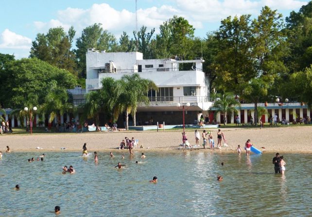 Crecida del Salado: En Esperanza restringieron el acceso al lago artificial