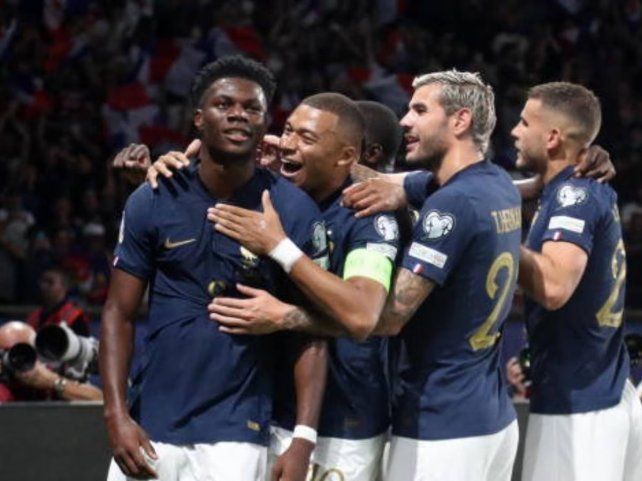 Francia batió a Irlanda y sigue invicto en las Eliminatorias