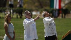Yáñez, Fernández y López Obrador, durante el acto realizado en Iguala de Guerrero. Yáñez, Fernández y López Obrador, durante el acto realizado en Iguala de Guerrero.
