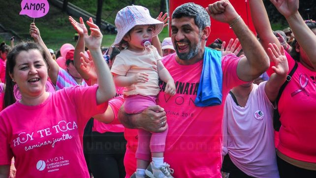 El Parque Urquiza se cubrió de rosa para concientizar sobre el cáncer de mama