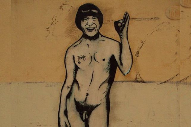 Un insólito graffiti revoluciona a los santafesinos