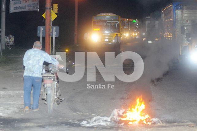 Corte y caos en la ruta 1 por un reclamo de vecinos de Colastiné