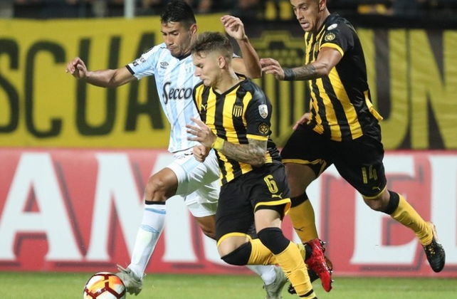 Atlético Tucumán recibe a Peñarol en el Monumental José Fierro