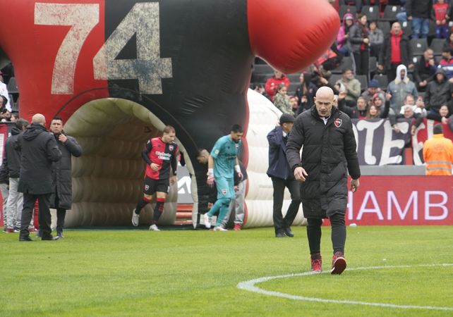 Los números de Sebastián Méndez como DT de Newell’s no son los esperados y lo ubicaron muy rápido en zona de cuestionamientos. 