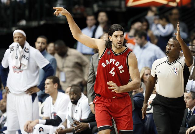 Luis Scola tomó nueve rebotes