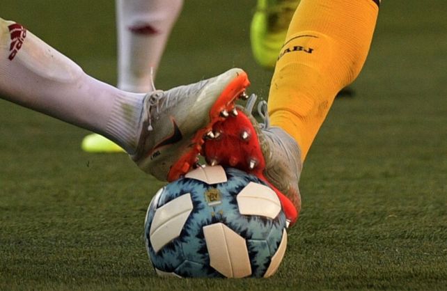 La AFA pide terminar los torneos en la cancha