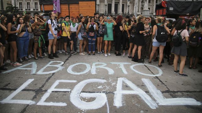 Le impidieron abortar, sufrió un ACV y ahora el Estado debe indemnizarla