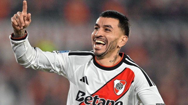 Ángel Correa festeja el primer gol de River.